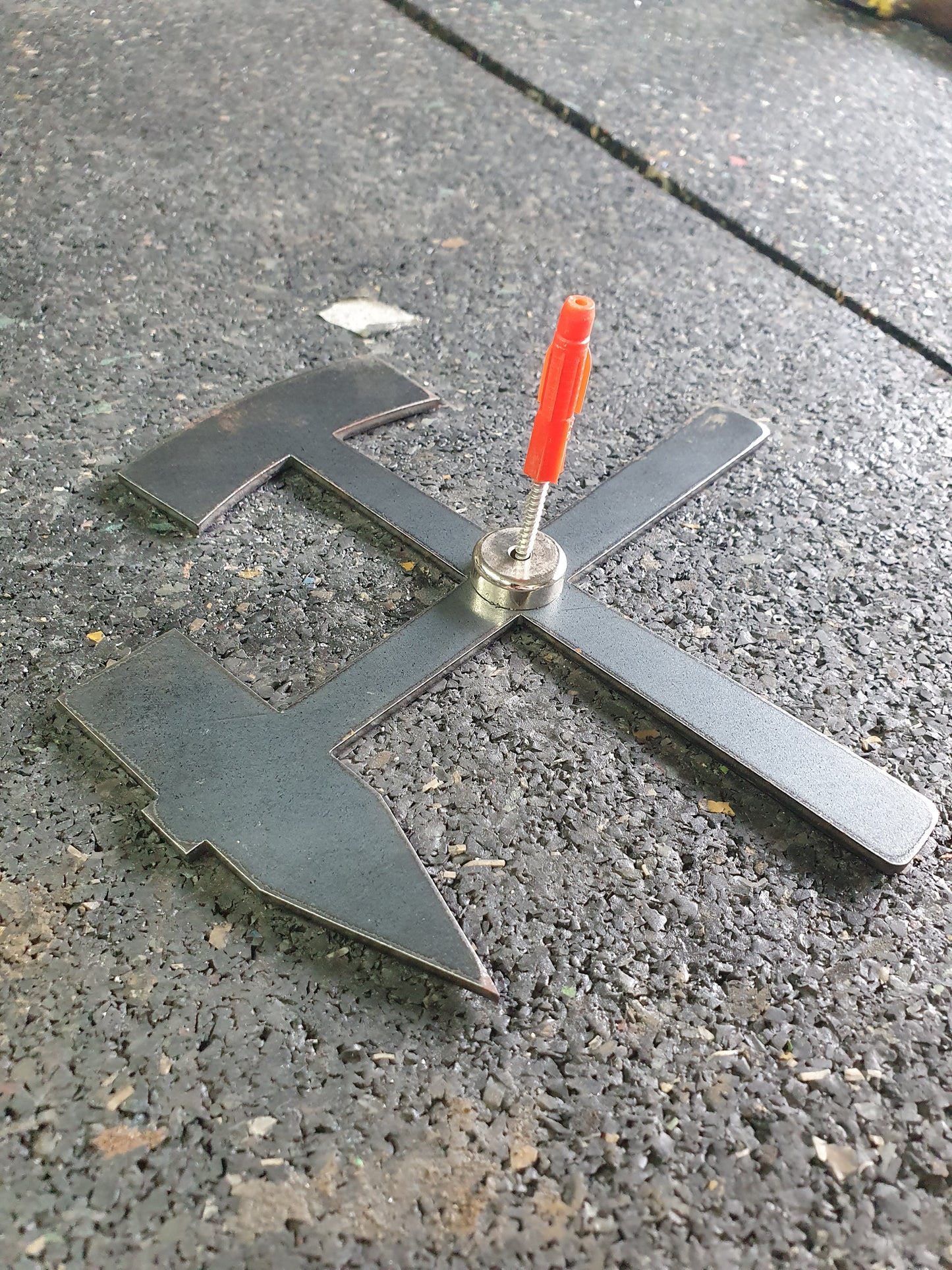 Magnete für unsere Schilder / Wandhalterung