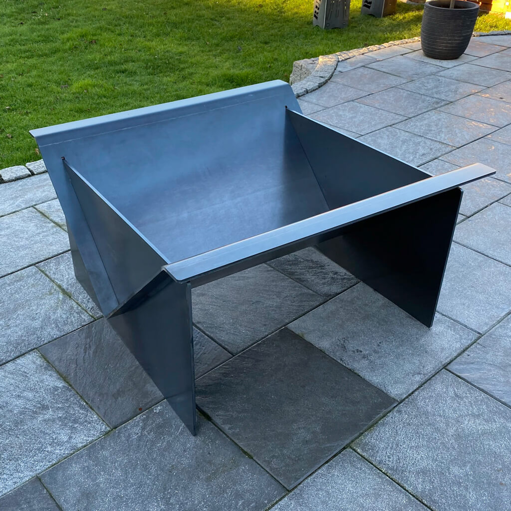 120 kg schwerer Feuertisch von Rostige Aussichten in Walzblau