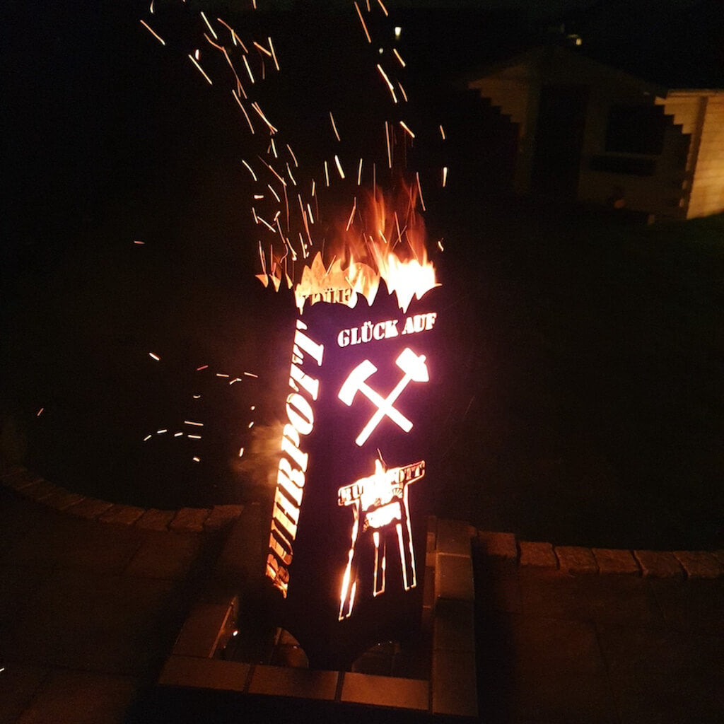 Ruhrpott Feuertonne Feuersäule die Brennt