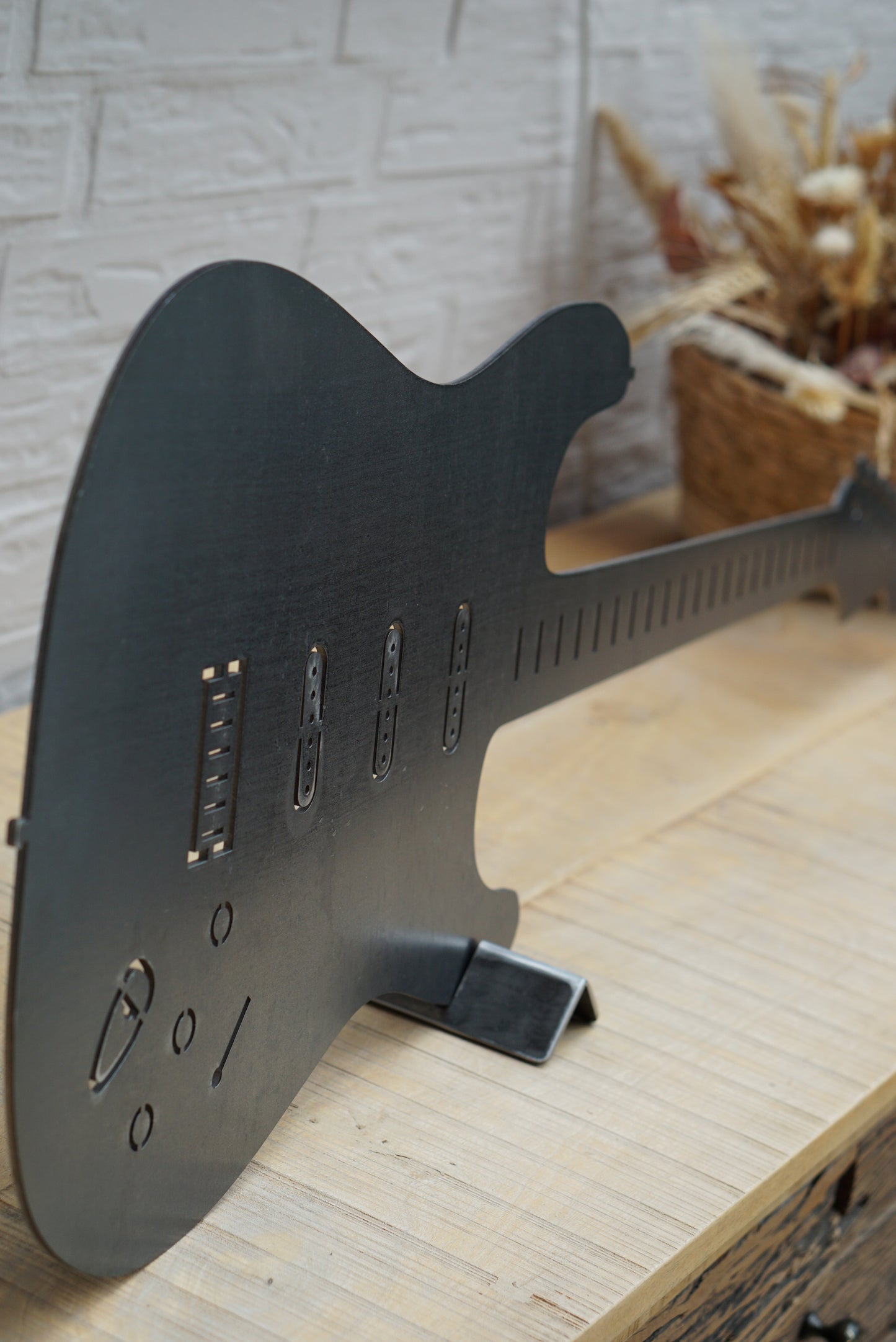 Gitarre aus 3mm Stahl